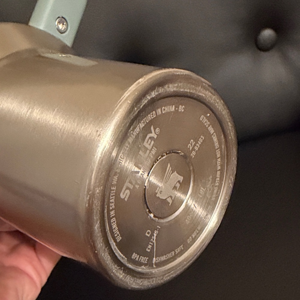 Stanley Stainless Steel Tumbler with Handle - Silver and Gray 40oz - Picture 4 of 8